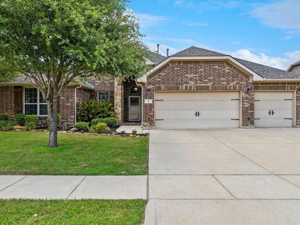 8 Duskview Lane, Edgecliff Village, TX 76134