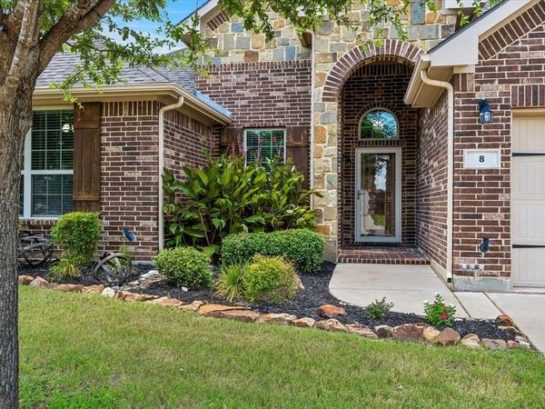 8 Duskview Lane, Edgecliff Village, TX 76134