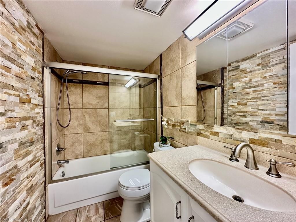 5467 Rattlesnake Hammock Rd , Unit 207, Naples, FL 34110 Photo