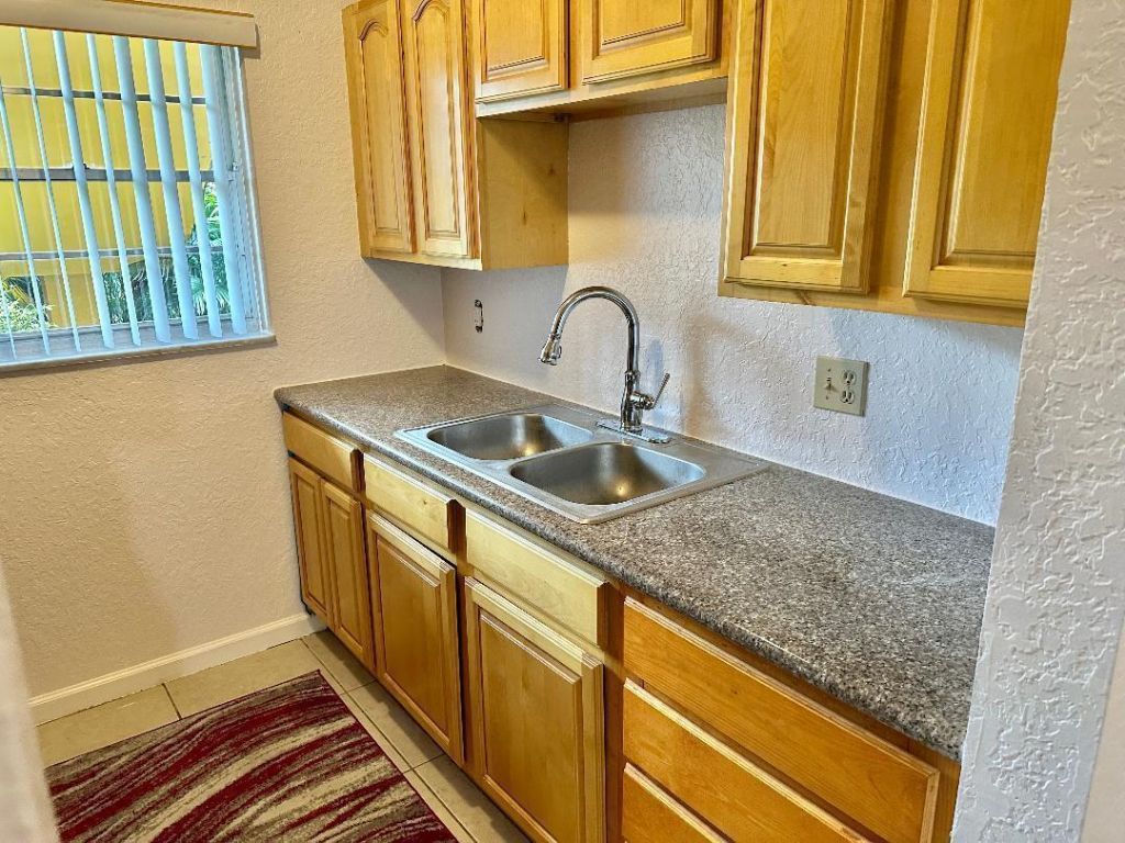 240 Croton Avenue, Unit 110, Lantana, FL 33462 Photo