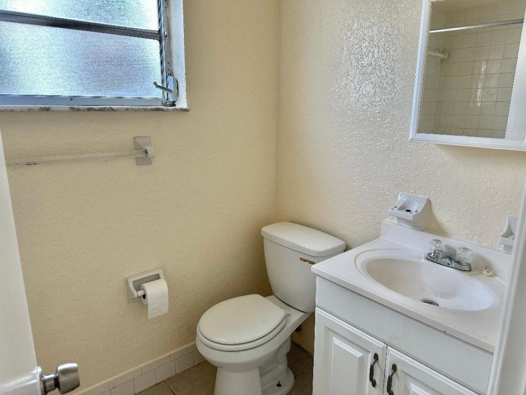 240 Croton Avenue, Unit 110, Lantana, FL 33462 Photo