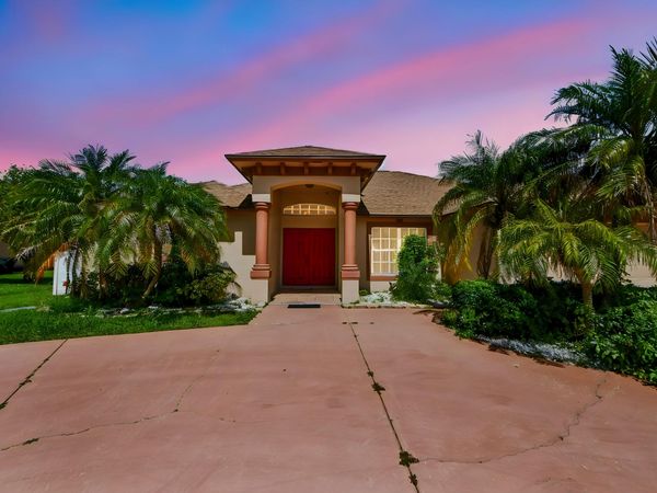 6178 NW Duke Circle, Port St. Lucie, FL 34983