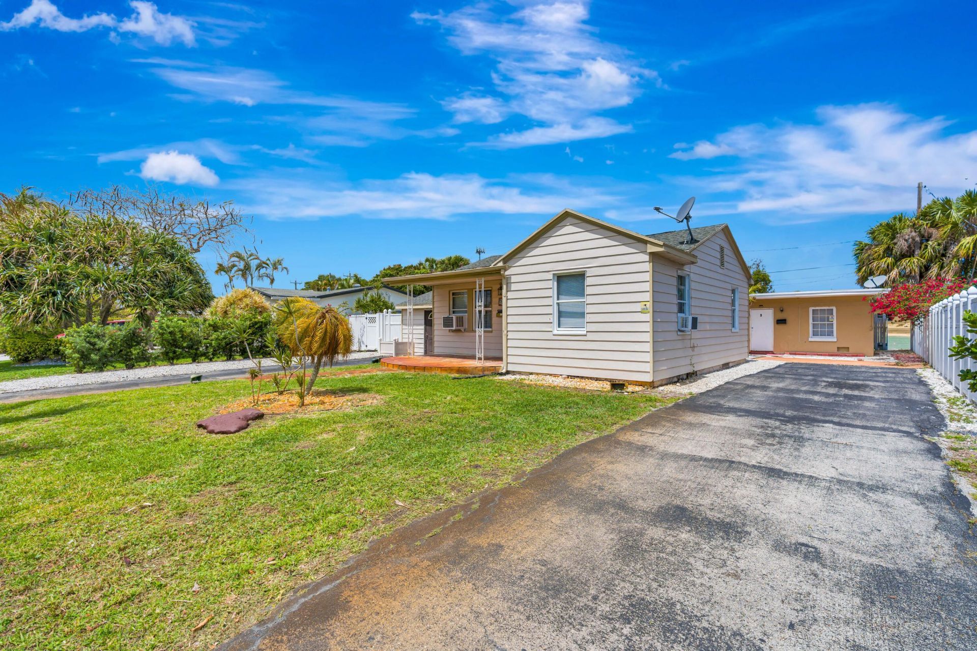 505 Foresteria Drive, Lake Park, FL 33403 Photo