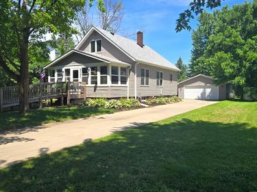 704 Broadway Street, Cleveland, MN 56017