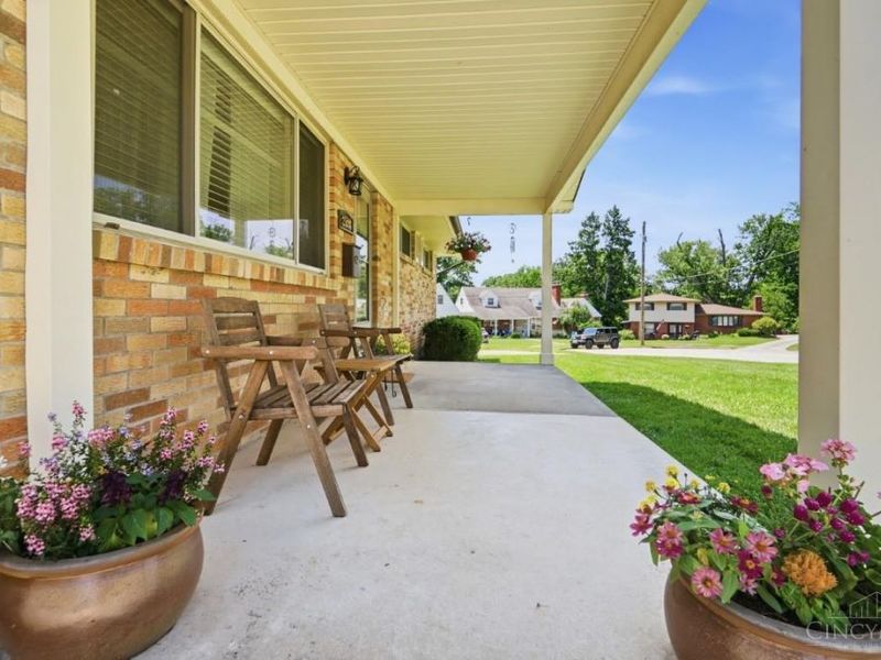 2588 Petworth Court, Reading, OH 45236 Photo 6