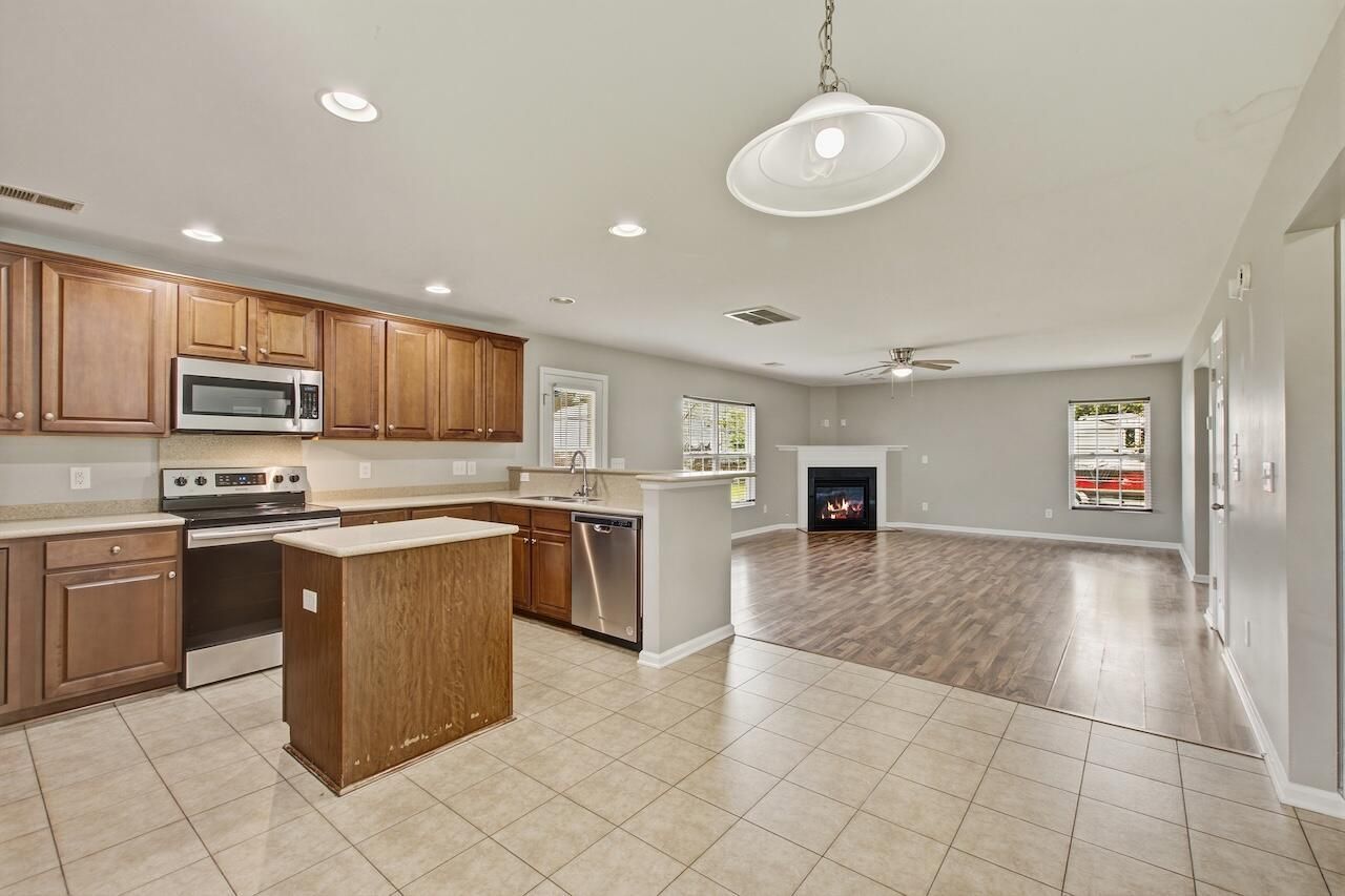 1522 Mandarin Court Photo 4
