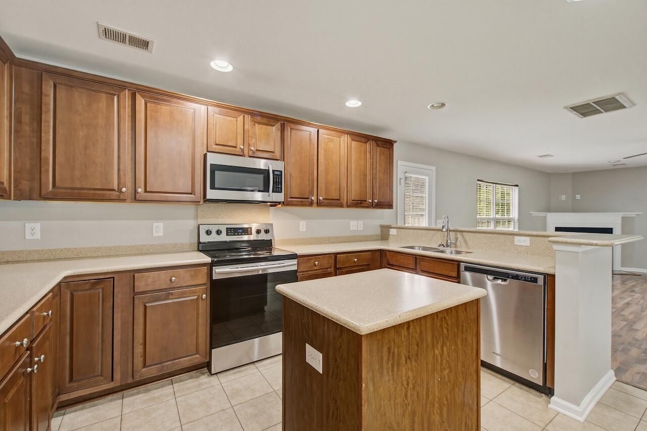 1522 Mandarin Court Photo 7