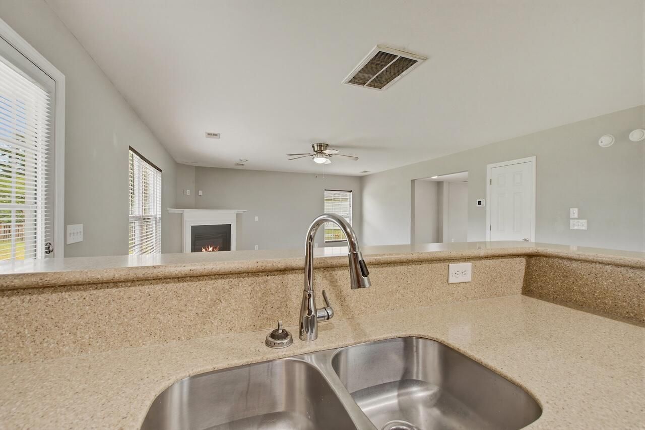 1522 Mandarin Court Photo 9