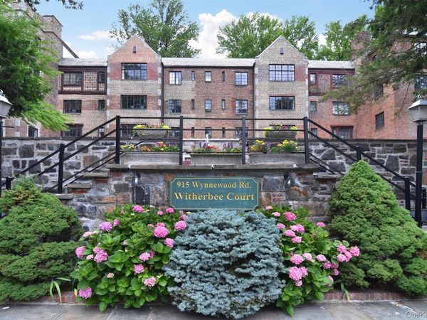 915 Wynnewood Road, Unit A3, Pelham, NY 10803