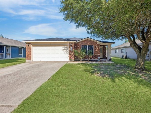 116 Quail Hollow DR, Hutto, TX 78634