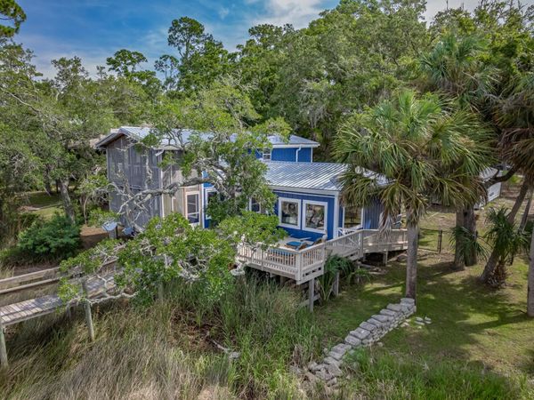 88 River Drive , Panacea, FL 32346