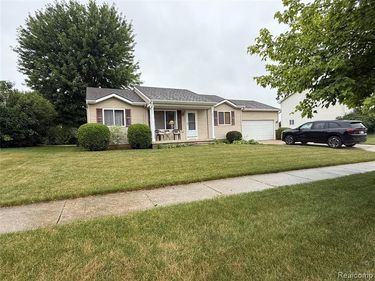 488 Windy Bluff, Flushing, MI 48433
