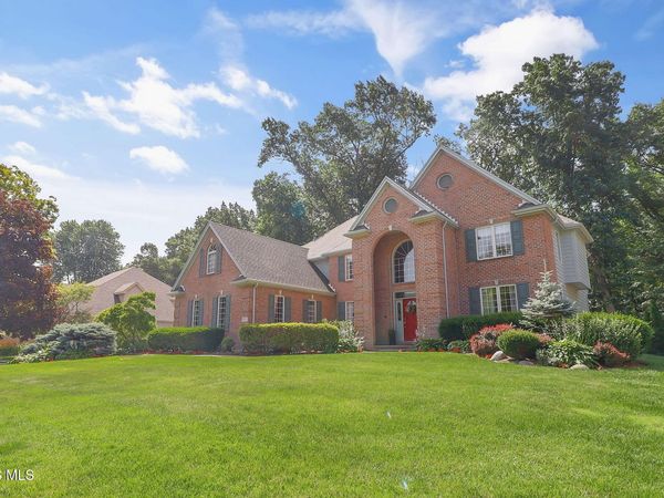 8957 Royal Oak Drive, Holland, OH 43528