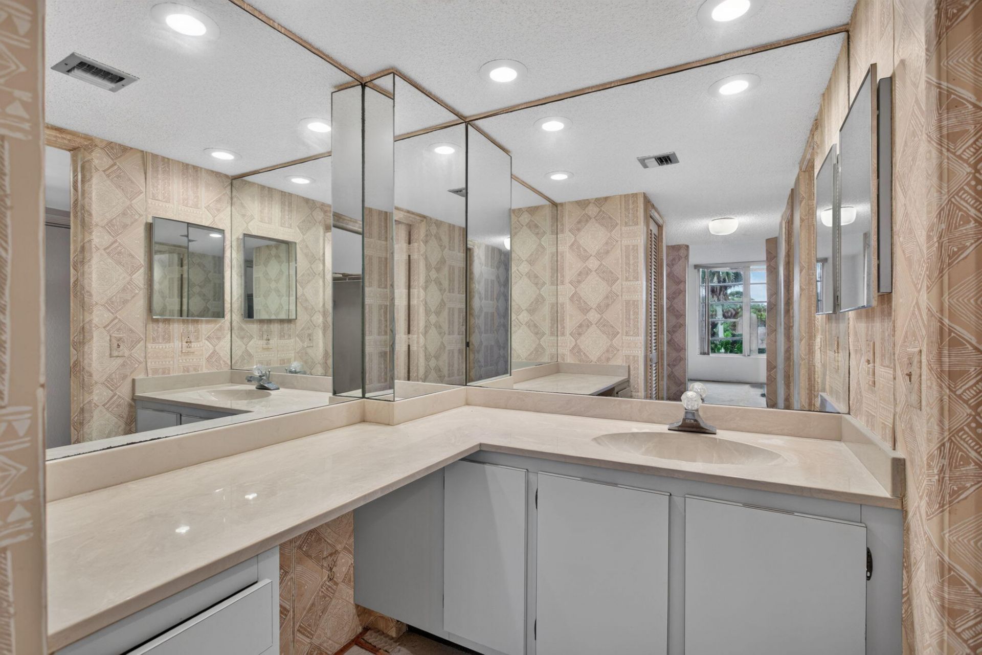 806 Cypress Boulevard, Unit 209, Pompano Beach, FL 33069 Photo