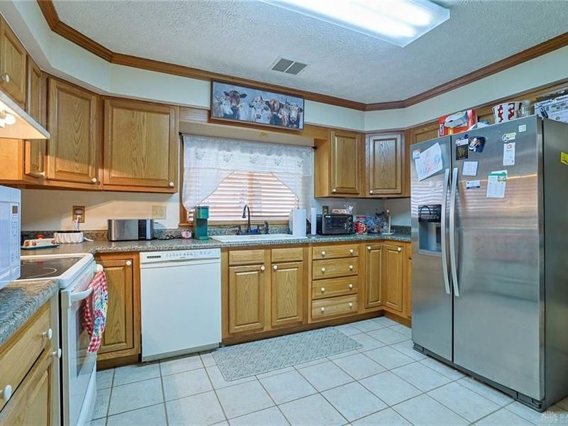 122 Kenec Drive, Middletown, OH 45042 Photo 9