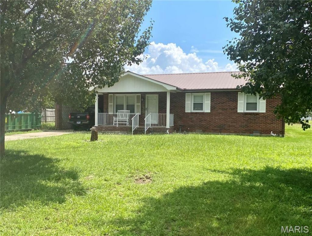 209 Bohannon Street , Sikeston, MO 63801 Main Photo