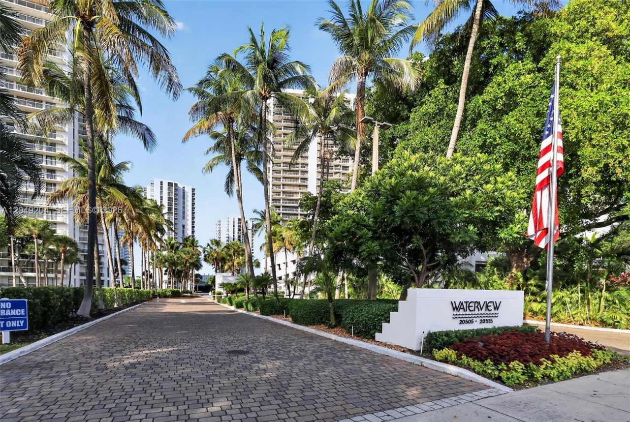 20505 E Country Club Dr, Unit 1739, Aventura, FL 33180 Photo