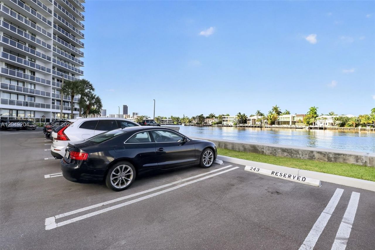 20505 E Country Club Dr, Unit 1739, Aventura, FL 33180 Photo
