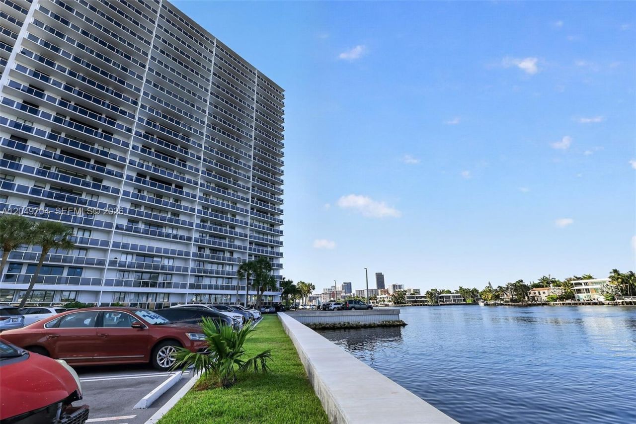 20505 E Country Club Dr, Unit 1739, Aventura, FL 33180 Photo