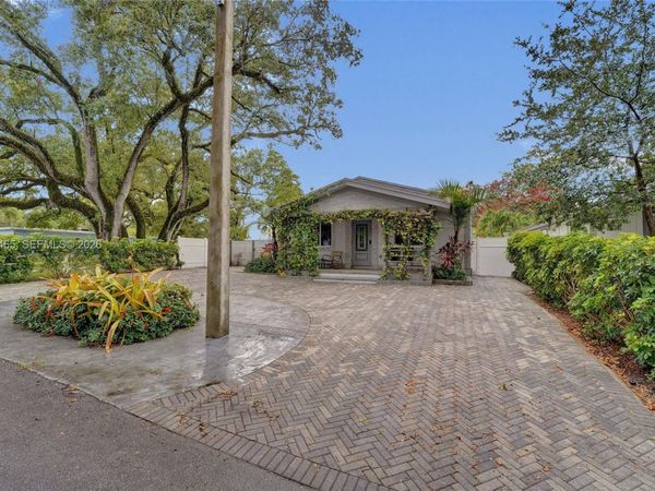 4541 SW 26th Ter , Dania Beach, FL 33312