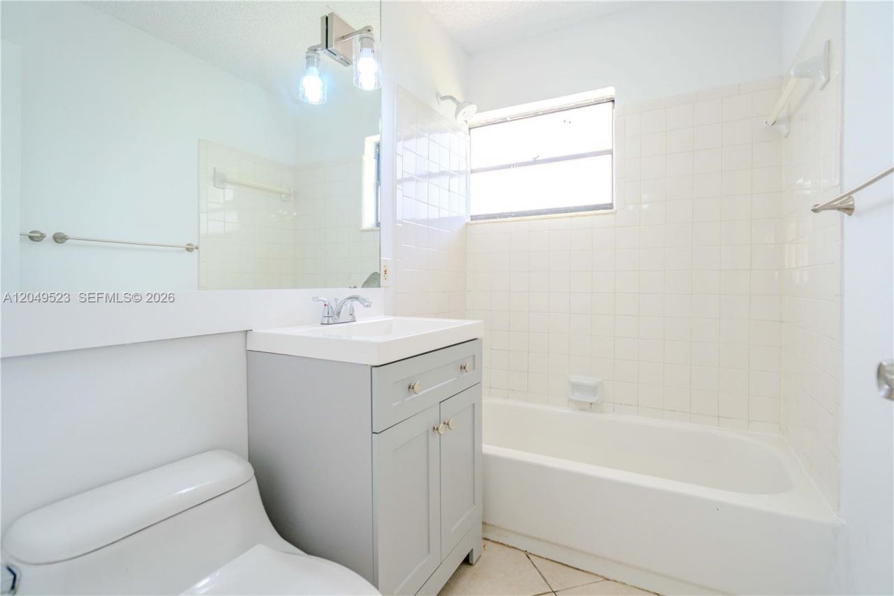 3265 Virginia St , Unit 15, Miami, FL 33133 Photo
