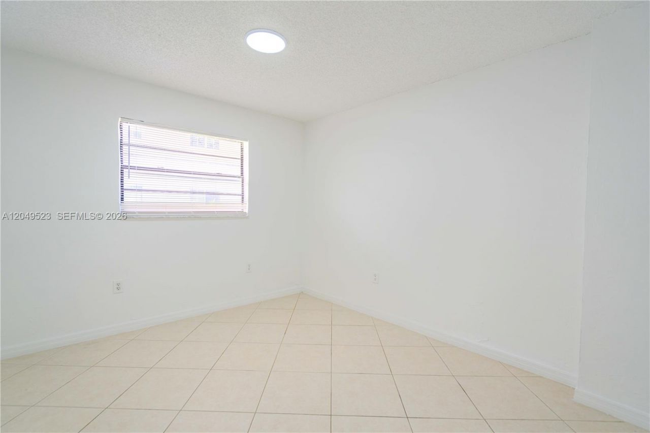 3265 Virginia St , Unit 15, Miami, FL 33133 Photo