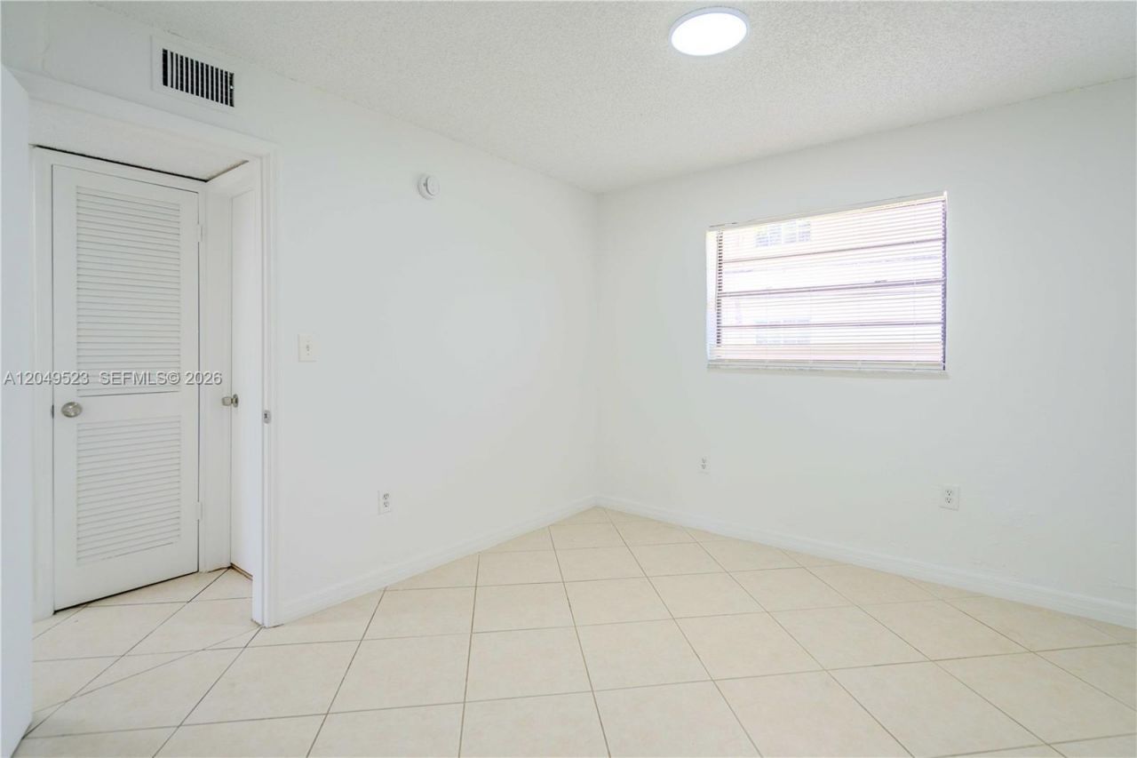 3265 Virginia St , Unit 15, Miami, FL 33133 Photo