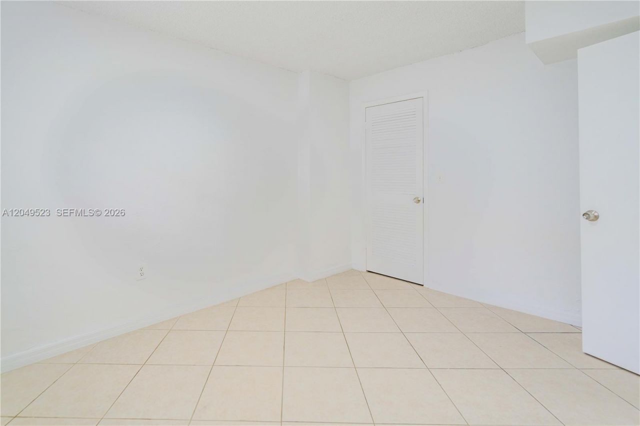 3265 Virginia St , Unit 15, Miami, FL 33133 Photo