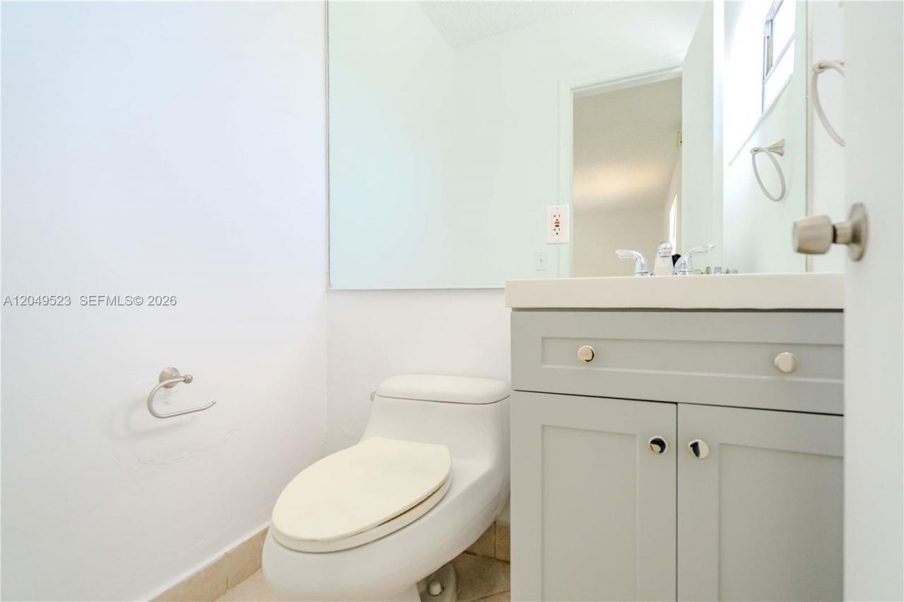 3265 Virginia St , Unit 15, Miami, FL 33133 Photo