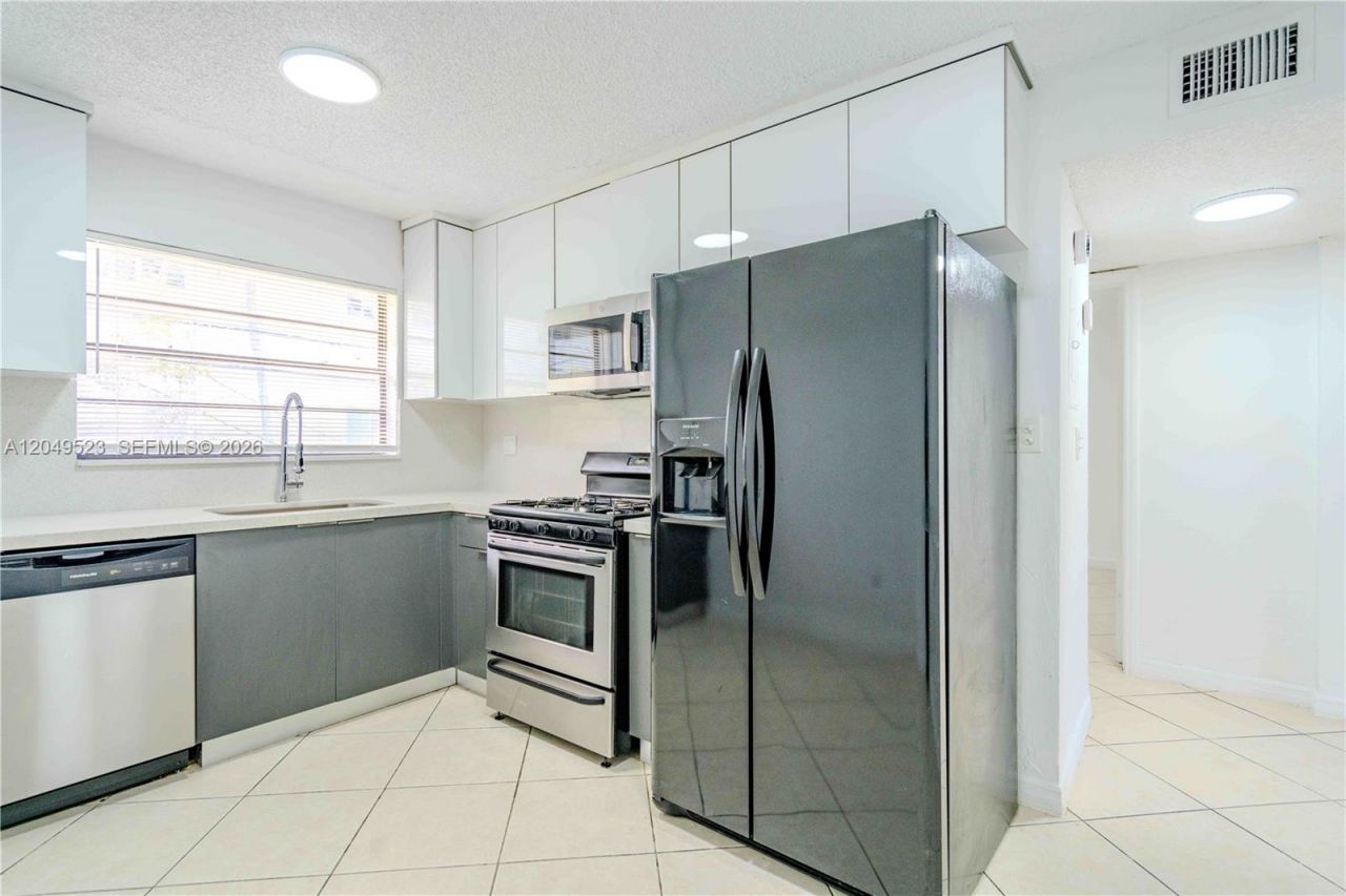 3265 Virginia St , Unit 15, Miami, FL 33133 Photo