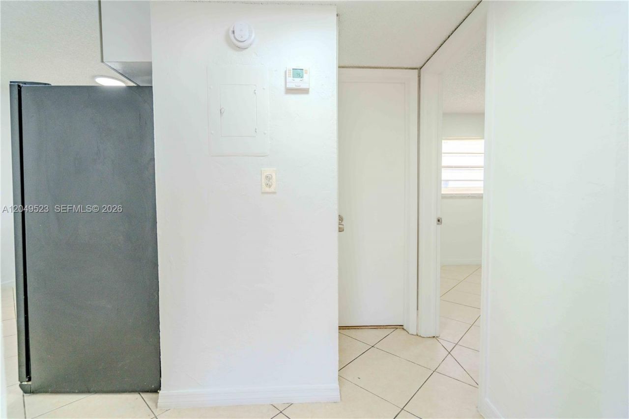 3265 Virginia St , Unit 15, Miami, FL 33133 Photo