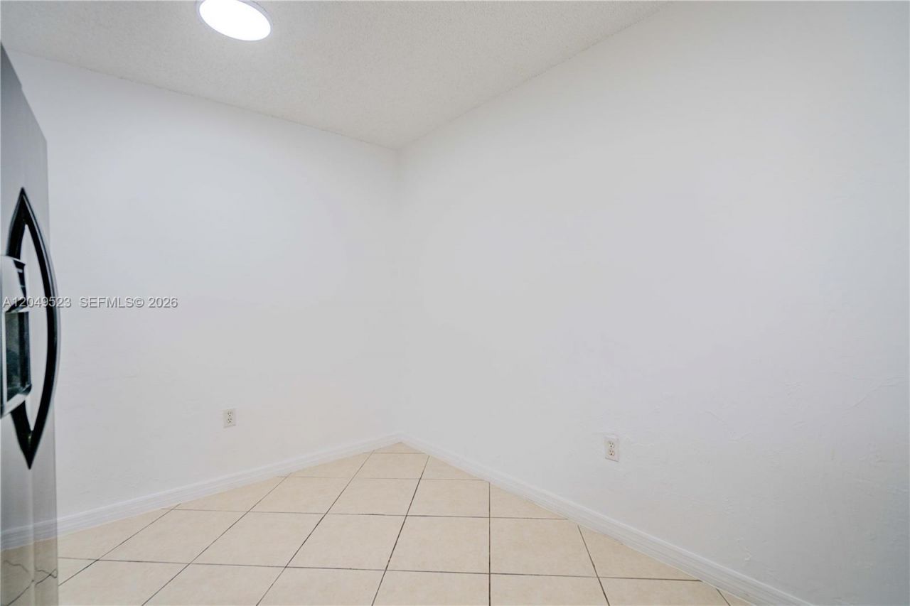 3265 Virginia St , Unit 15, Miami, FL 33133 Photo