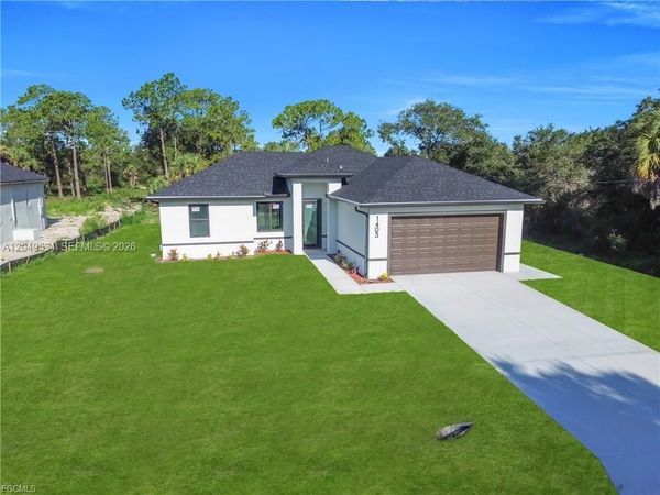 1405 Palmetto Ave , Lehigh Acres, FL 33972