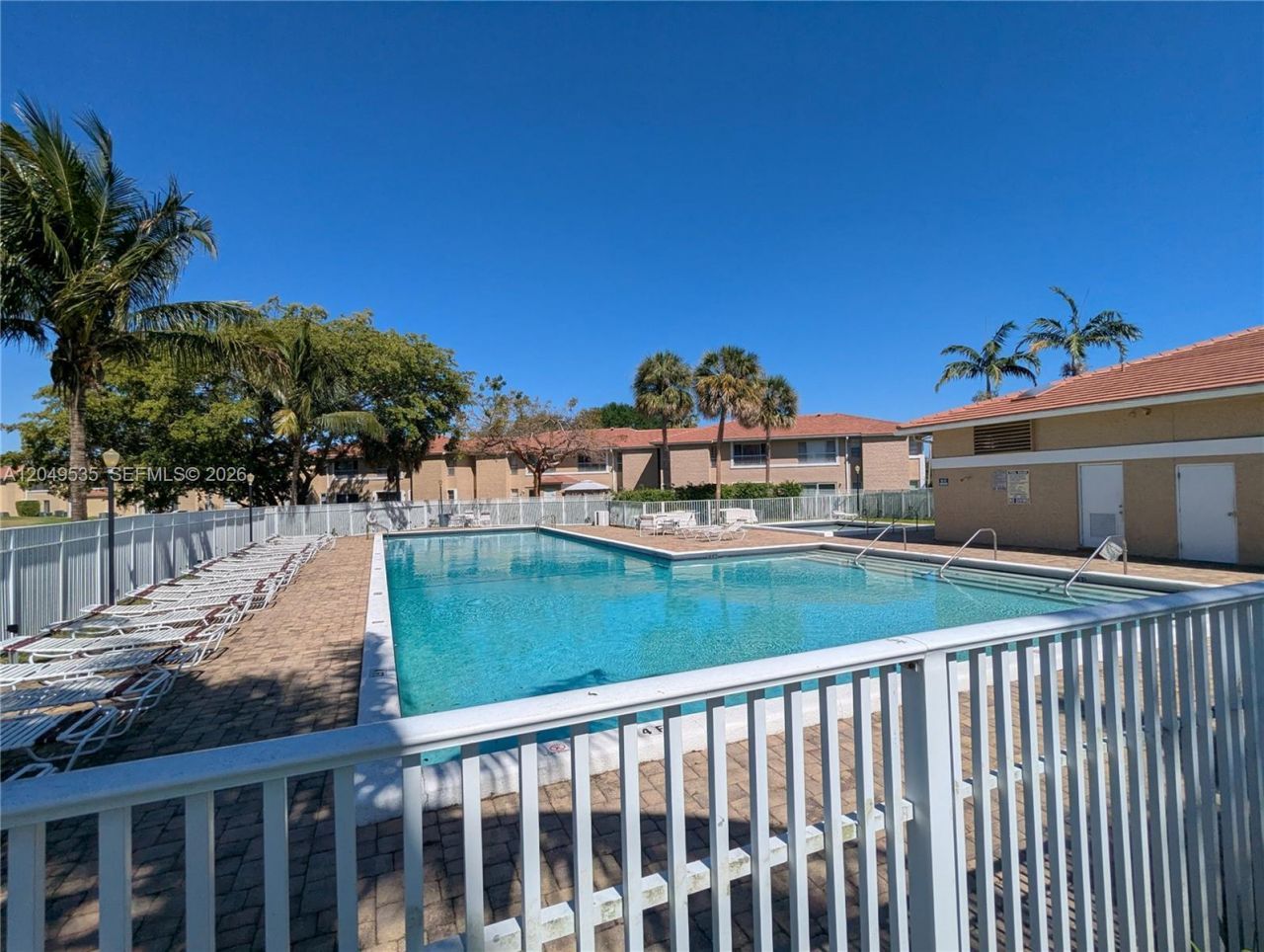 807 Twin Lakes Dr , Unit 32-G, Coral Springs, FL 33071 Photo