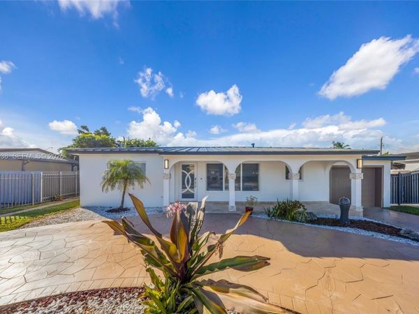 490 W 33rd Pl, Hialeah, FL 33012