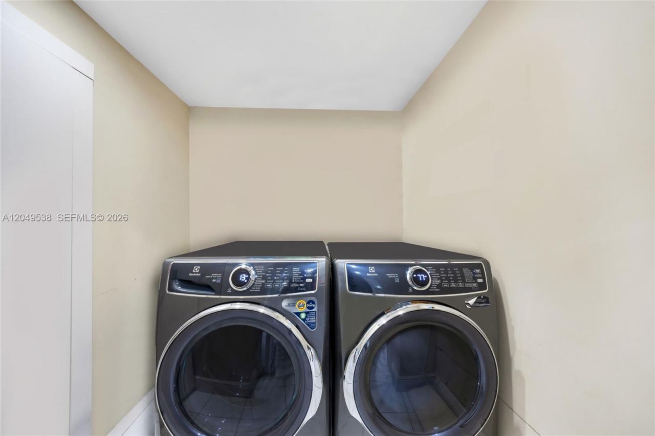 490 W 33rd Pl, Hialeah, FL 33012 Photo