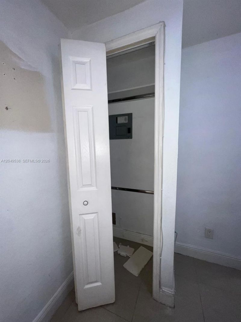 490 W 33rd Pl, Hialeah, FL 33012 Photo