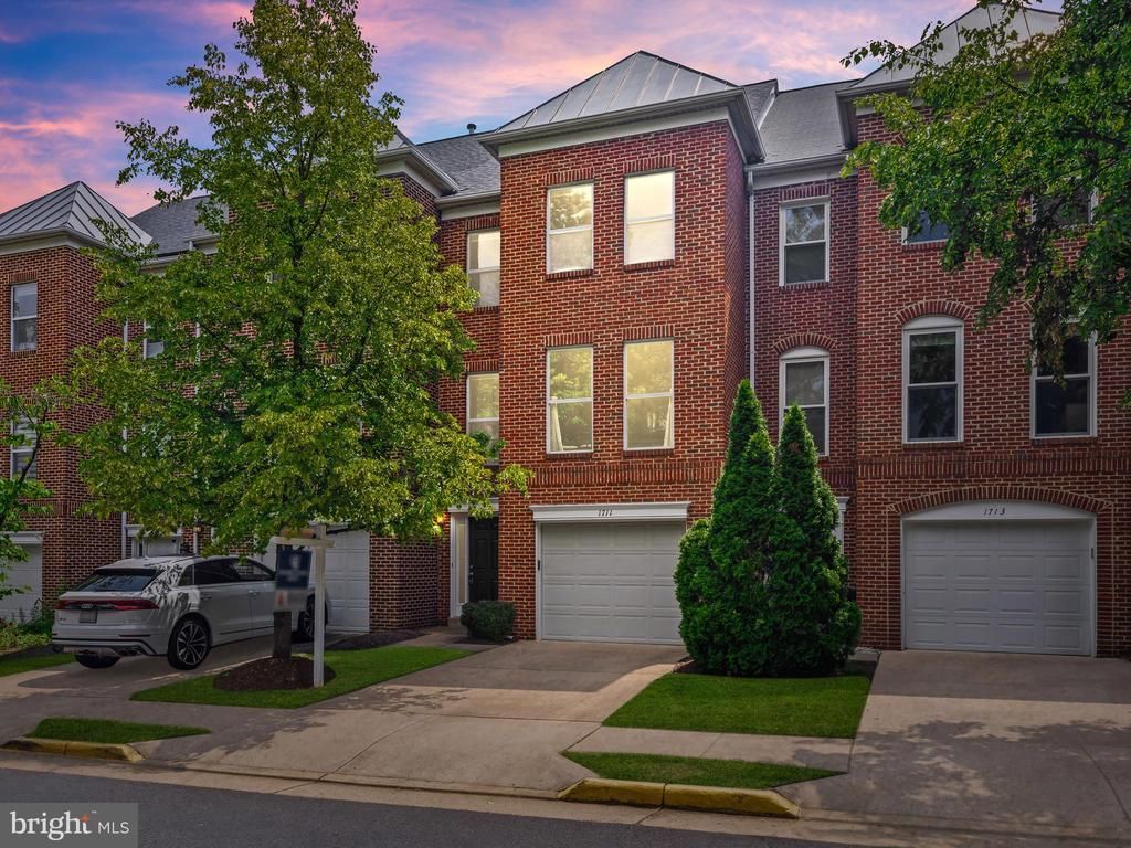 1711 Blue Flint Court , Reston, VA 20190 Main Photo