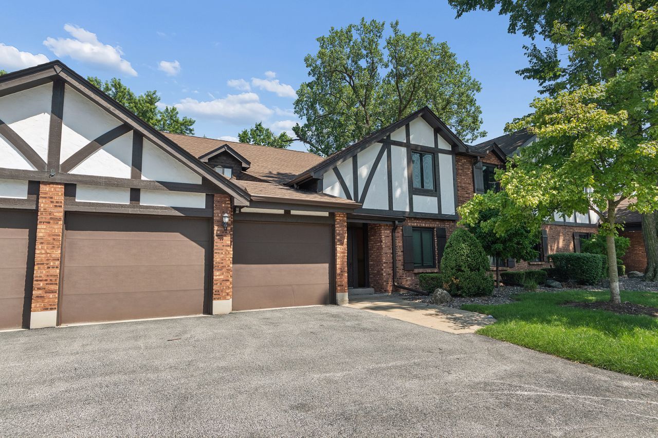 11141 Cottonwood Drive, Unit 18D, Palos Hills, IL 60465 Main Photo