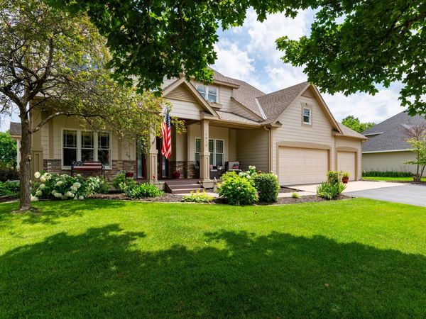 10610 Pinnacle Way, Woodbury, MN 55129