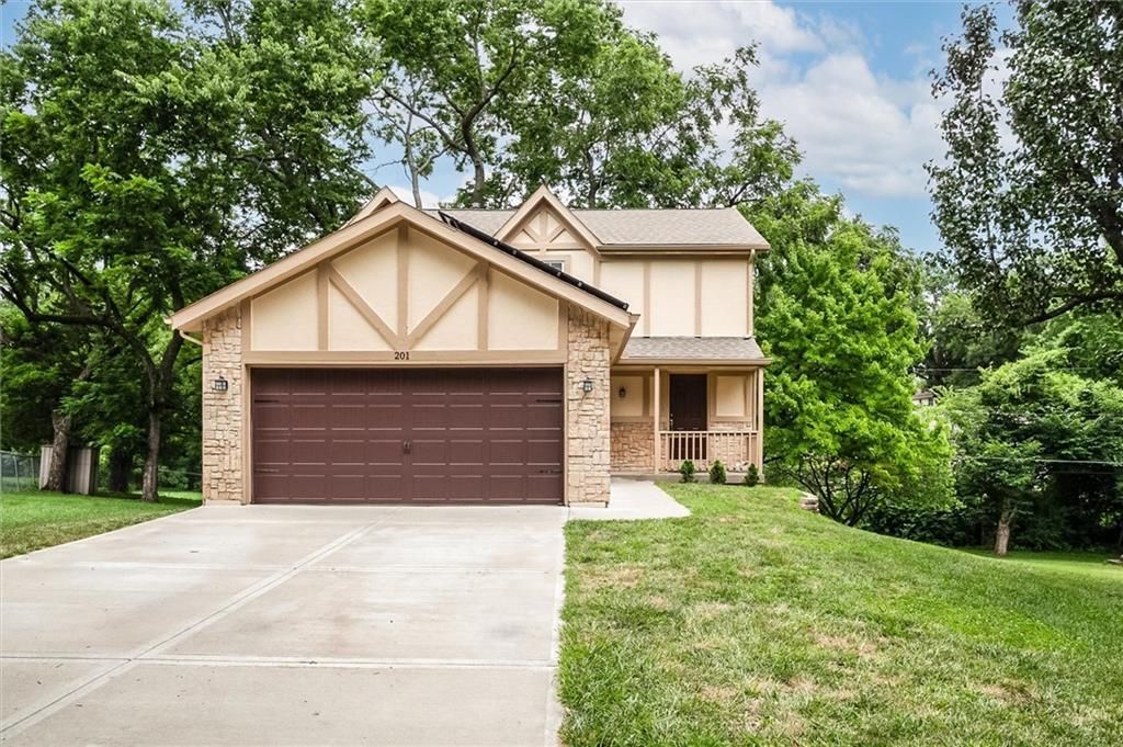 201 NW 79th Terrace, Kansas City, MO 64118 Main Photo