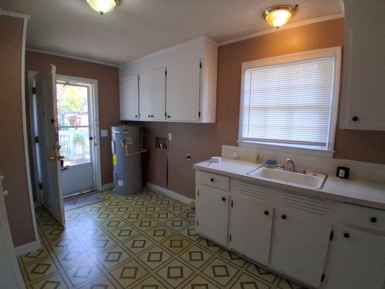 2112 W Carolina Avenue Photo 11