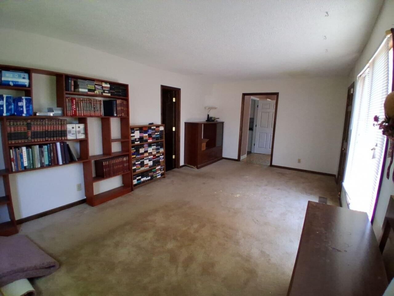 2112 W Carolina Avenue Photo 13