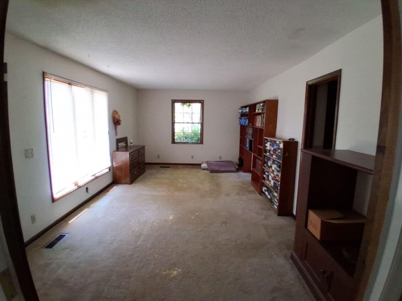 2112 W Carolina Avenue Photo 14