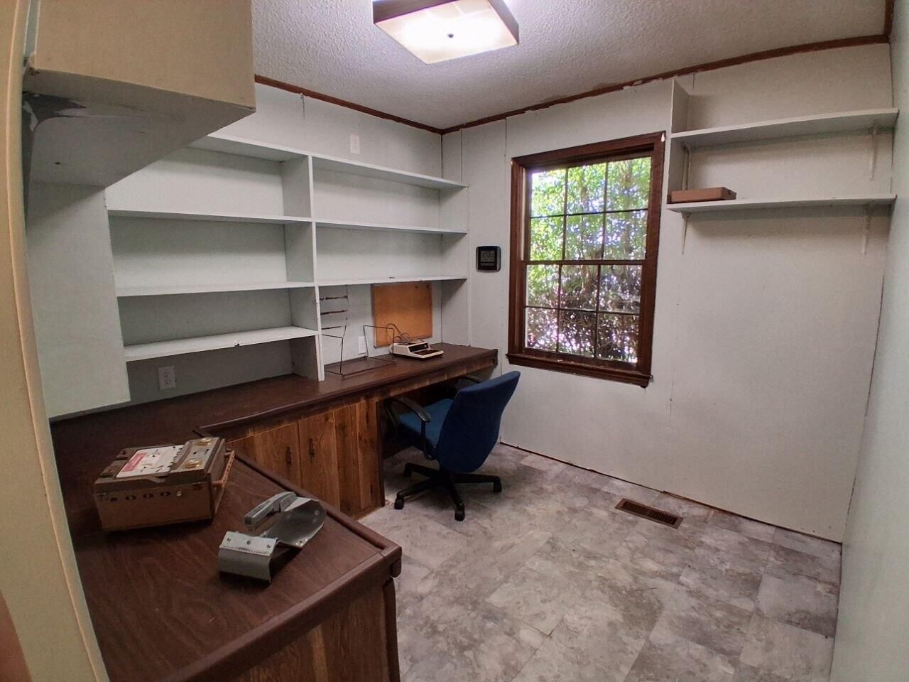 2112 W Carolina Avenue Photo 16