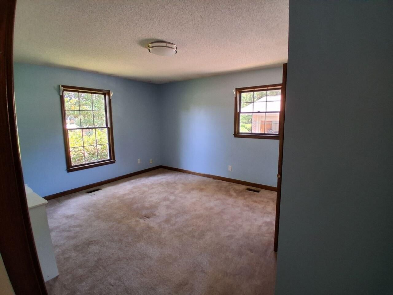 2112 W Carolina Avenue Photo 17