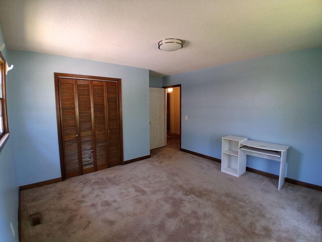 2112 W Carolina Avenue Photo 18