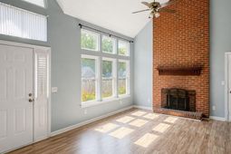 133 Darby Way photo 4