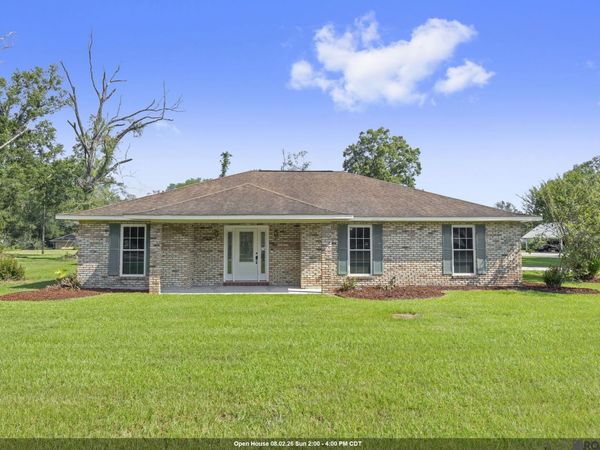 8785 Wesley St, Denham Springs, LA 70726