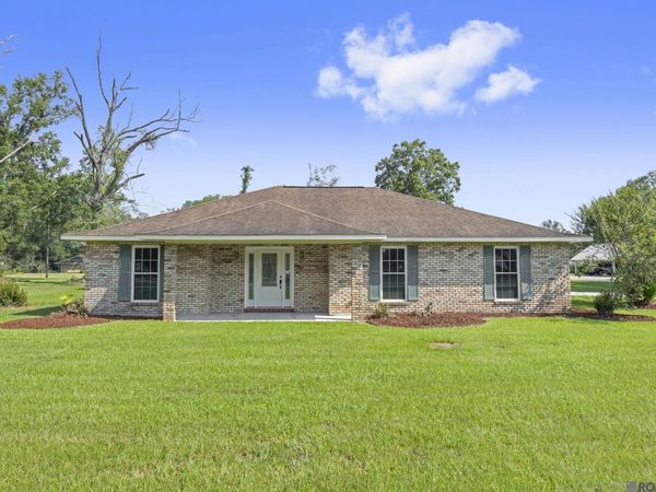 8785 Wesley St, Denham Springs, LA 70726